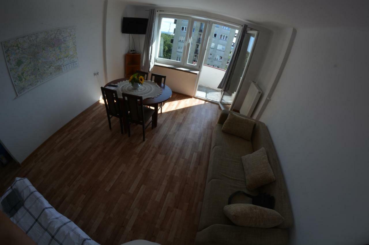 ul. Ugorek koło Areny Apartman Krakkó Kültér fotó