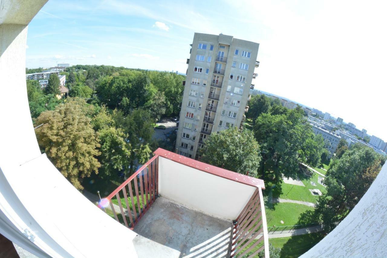 ul. Ugorek koło Areny Apartman Krakkó Kültér fotó